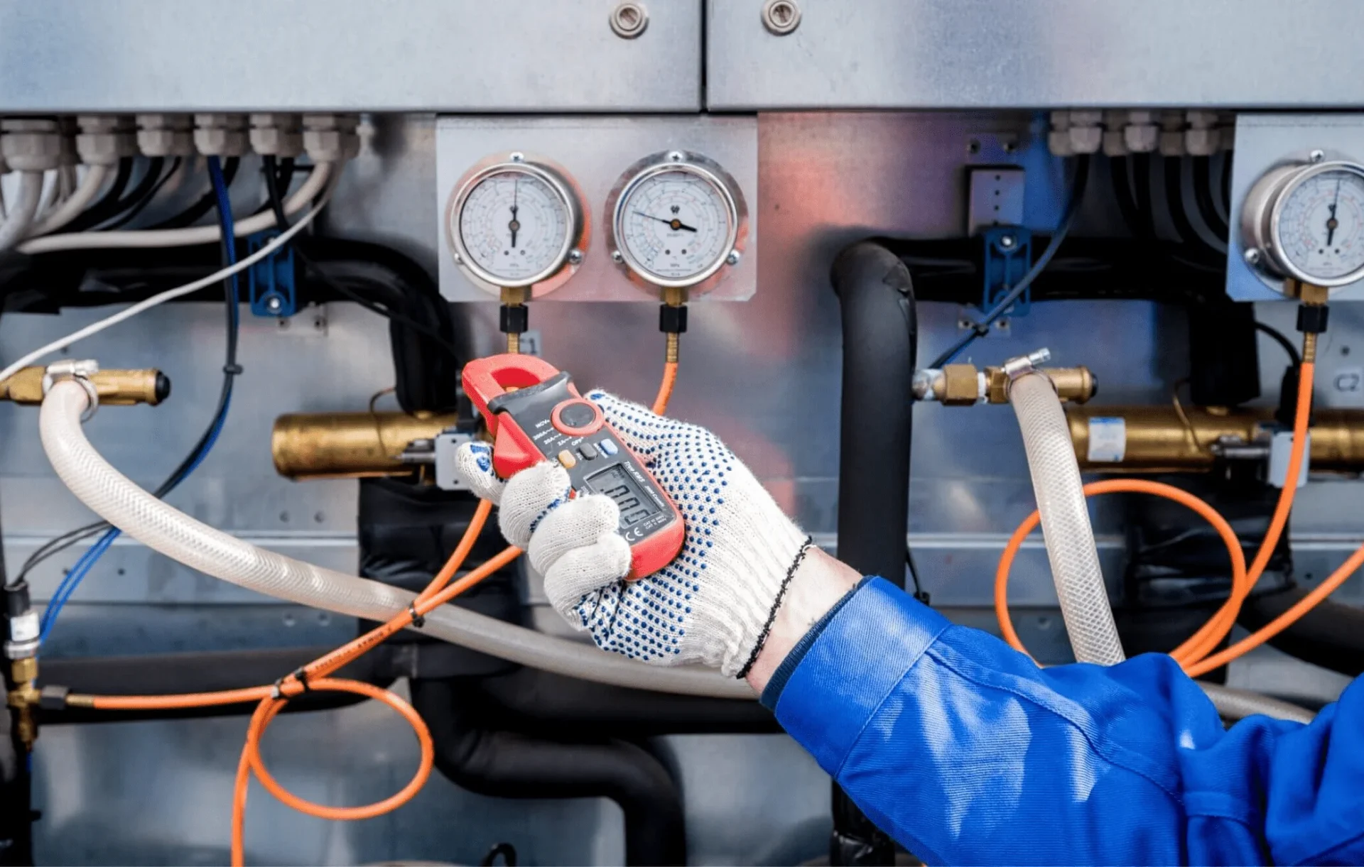 bigstock-The-Technician-Checking-Power-429175529-scaled Checking the ampere units 2